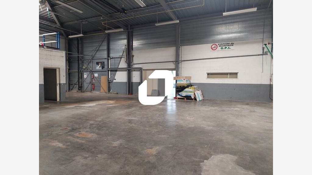 Vente Bureaux 1721m² Gazeran