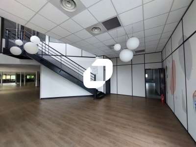Vente Bureaux 1721m² Gazeran