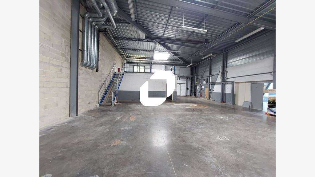 Vente Bureaux 1721m² Gazeran