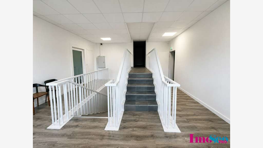 Bureaux de 298m² à vendre en R+2 prox Gradignan