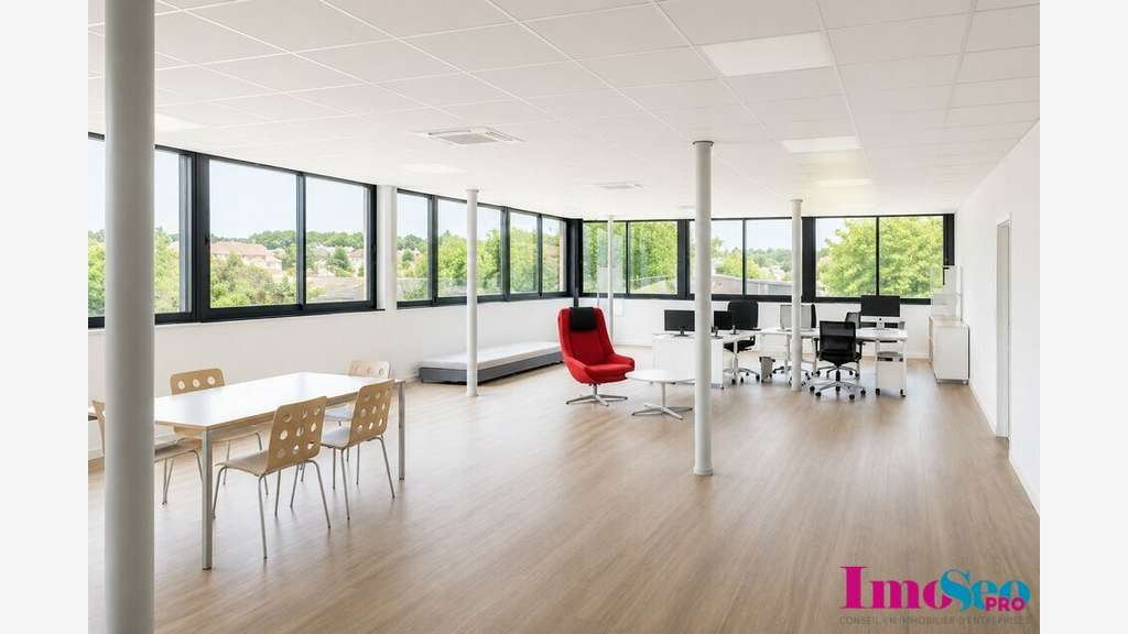 Bureaux de 396m² à vendre en R+2 à Gradignan