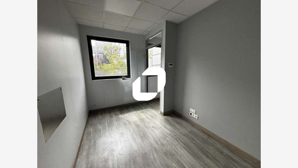 Vente Bureaux 100m² Grigny