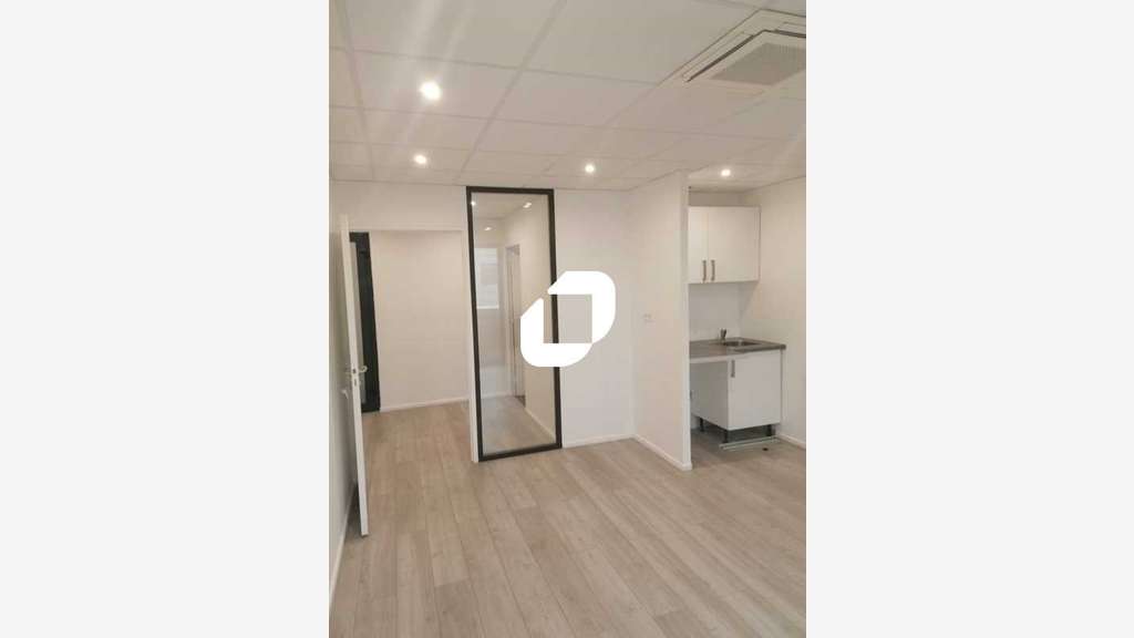 Vente Bureaux 130m² Grigny