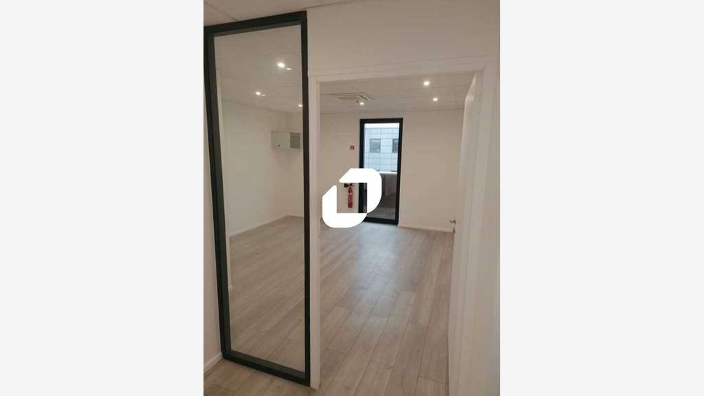 Vente Bureaux 130m² Grigny