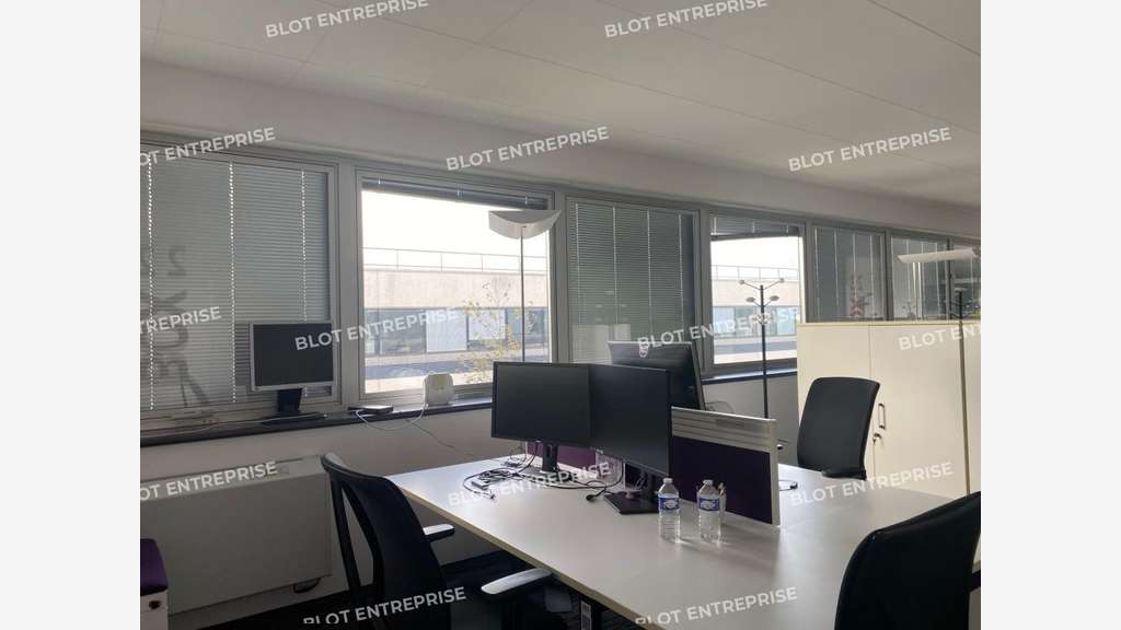 A vendre bureaux 7 500m² Guipavas ZA Prat Pip Nord