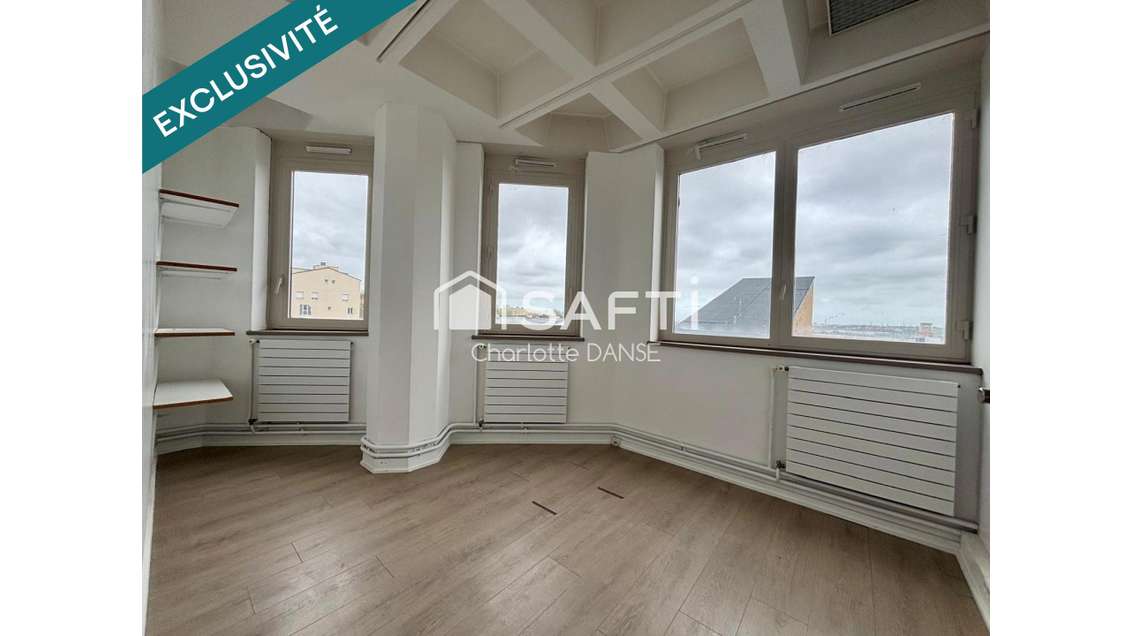 Bureaux 130 m² -- Immeuble avec ascenseur – Idéal 