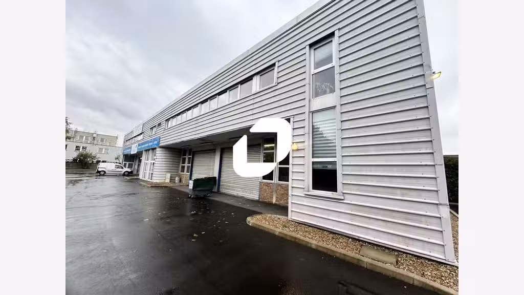 Vente bureaux lumineux de 1381m² à Houilles