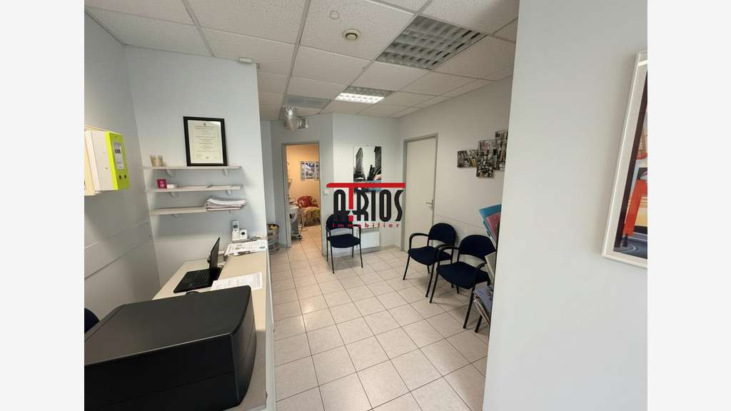 Vente bureaux de 60.15m² sur axe passant à Hyères