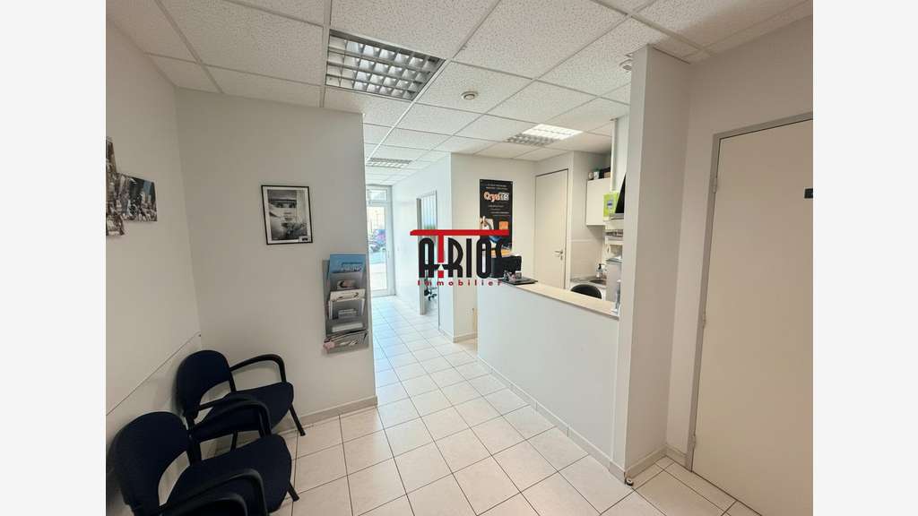 Vente bureaux de 60.15m² sur axe passant à Hyères