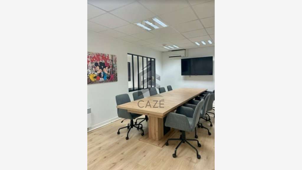 Bureaux 250m² RDC à vendre hypercentre Pessac