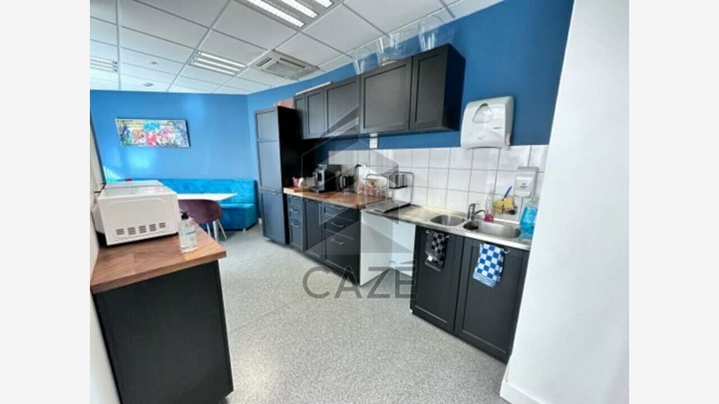 Bureaux 250m² RDC à vendre hypercentre Pessac