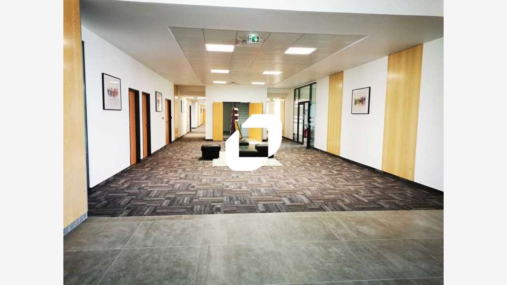 Vente Bureaux 2746m² Jossigny