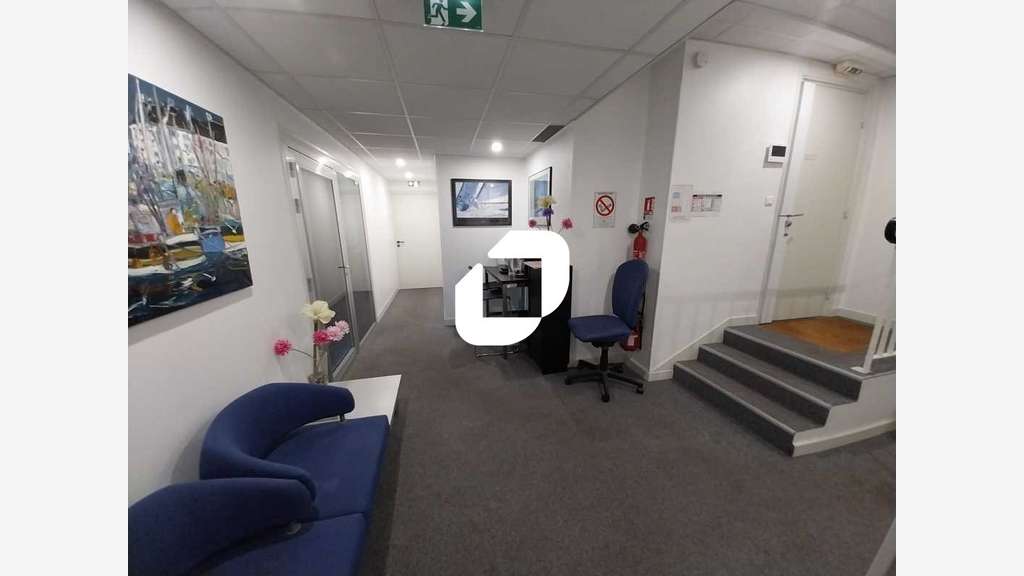 Vente Bureaux 100m² La celle saint cloud