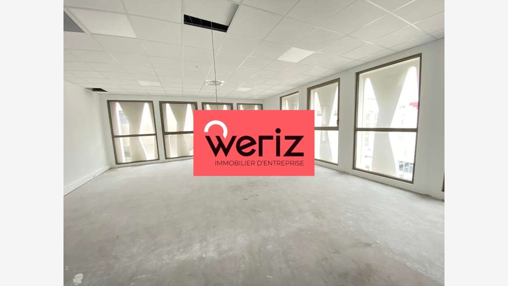 AV bureaux lumineux 1831m² R+4 à La Ciotat centre