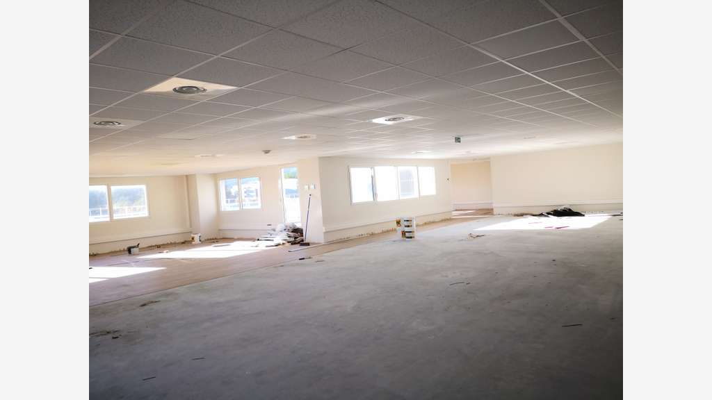Vente bureaux 246m² comme neufs à La Farlède