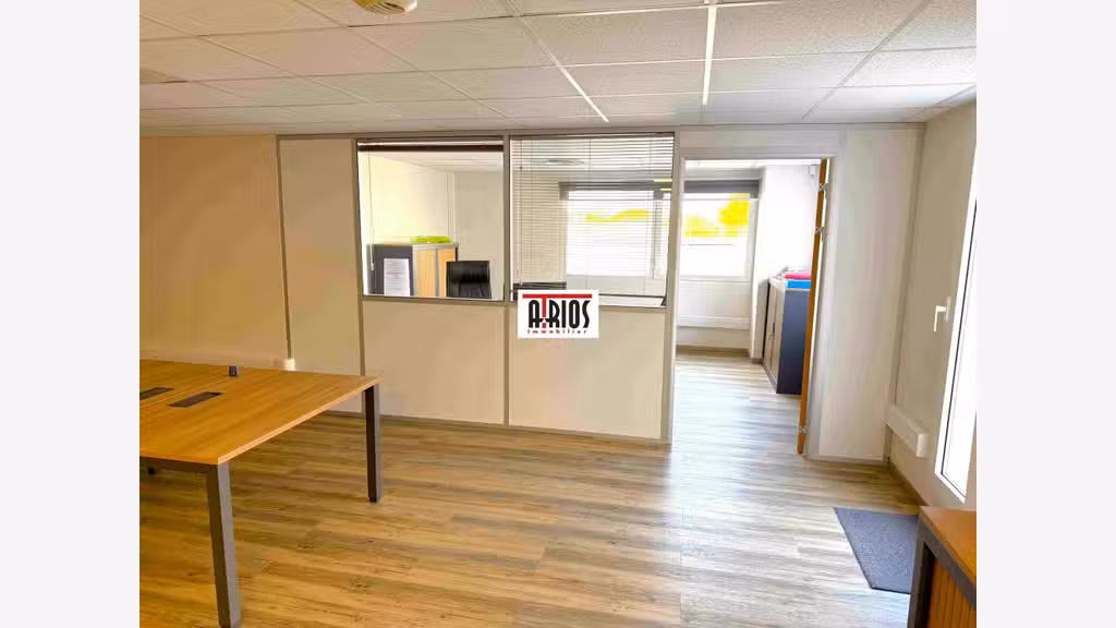 Vente bureaux 246m² + terrasse en ZI à la Farlède