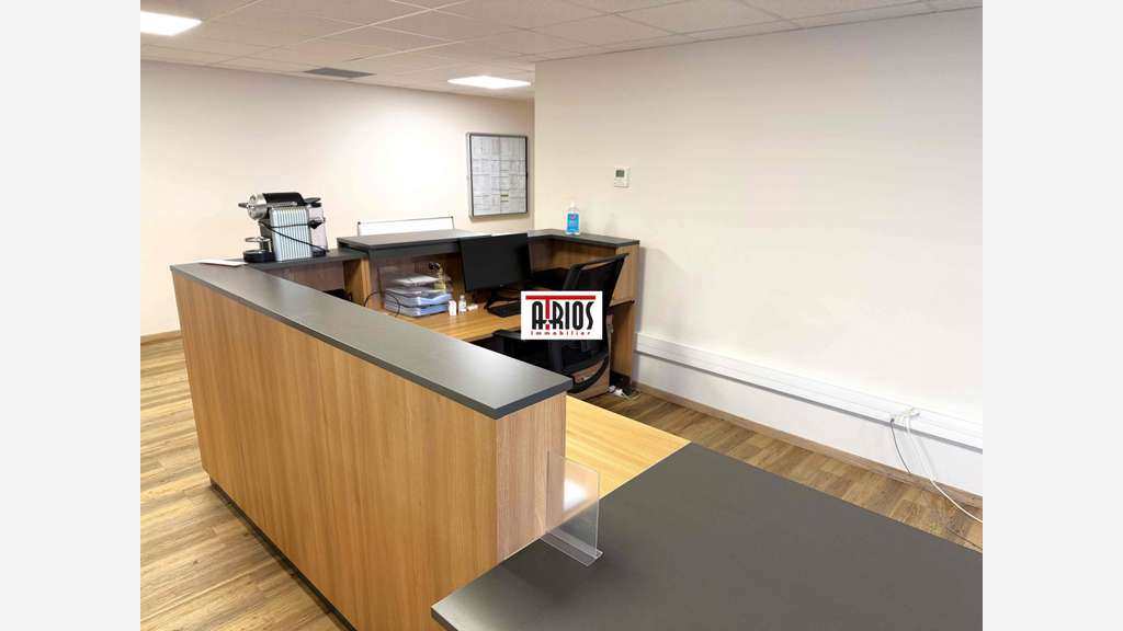 Vente bureaux 246m² + terrasse en ZI à la Farlède