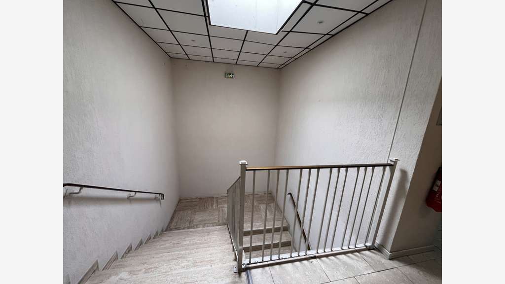 Vente bureaux 92m² avec parkings Zone Grand Var