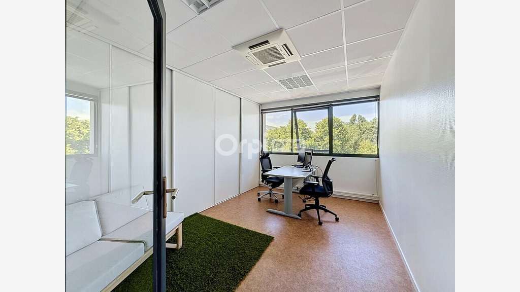 A vendre plateau de bureaux loués 120m² à Lagord