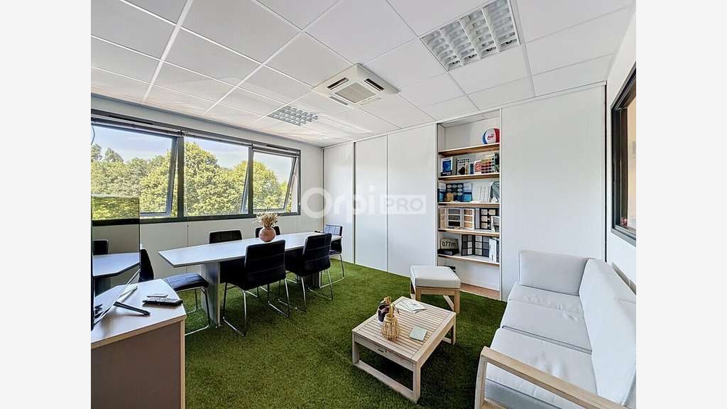 A vendre plateau de bureaux loués 120m² à Lagord