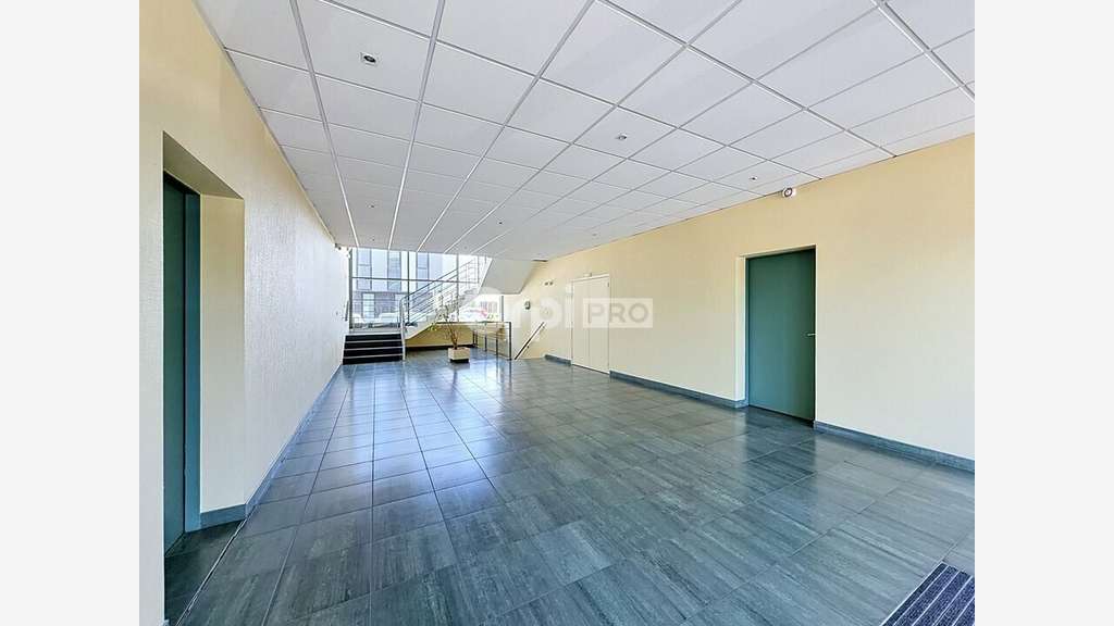 A vendre plateau de bureaux loués 120m² à Lagord
