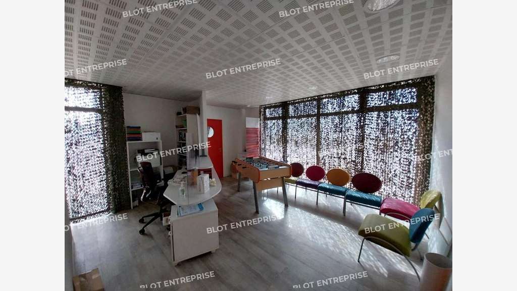 AV locaux professionnels 149m² ERP/PMR Landerneau
