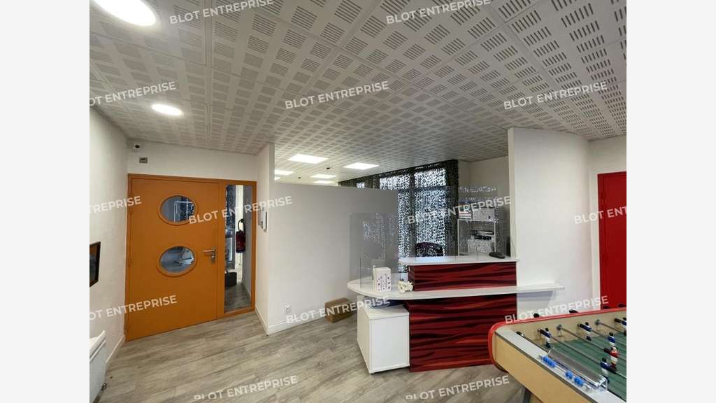 AV locaux professionnels 149m² ERP/PMR Landerneau