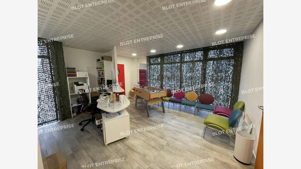 AV locaux professionnels 149m² ERP/PMR Landerneau