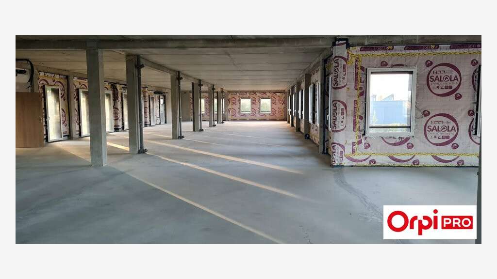 A vendre bureaux neufs 532m² proche rN12 Langueux