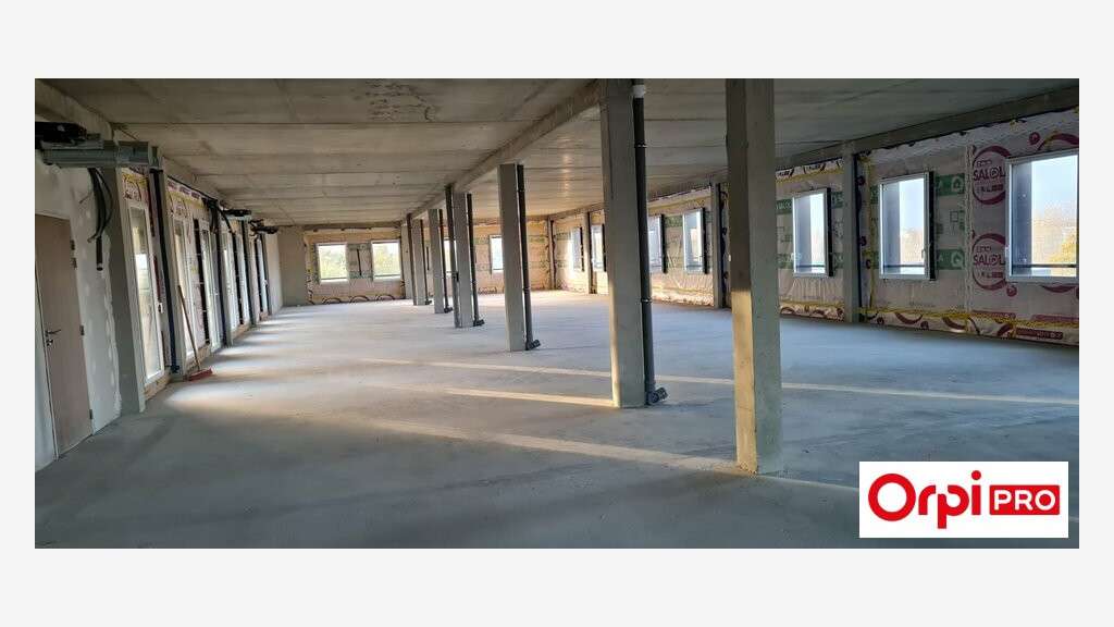 A vendre bureaux neufs 532m² proche rN12 Langueux