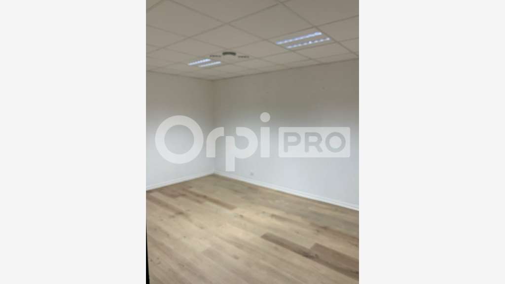 Vente bureau 96m² en RDC très bon état au Haillan