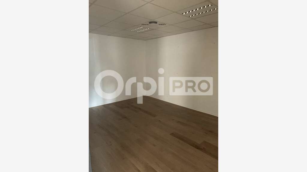 Vente bureau 96m² en RDC très bon état au Haillan
