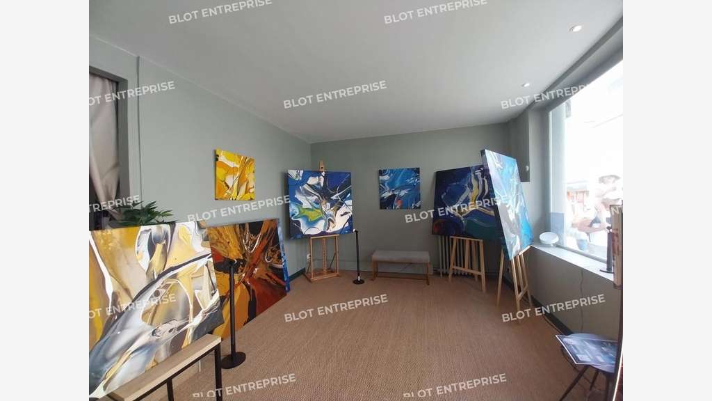 À VENDRE - BUREAUX - LOCAUX COMMERCIAUX - 56 M² -