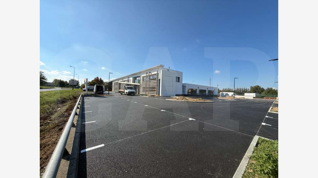 A Vendre / à louer bureaux 211m² Le Rheu
