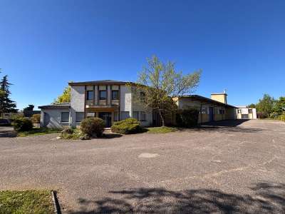 Bâtiment à vendre 1991m² sortie A89 à Lentilly
