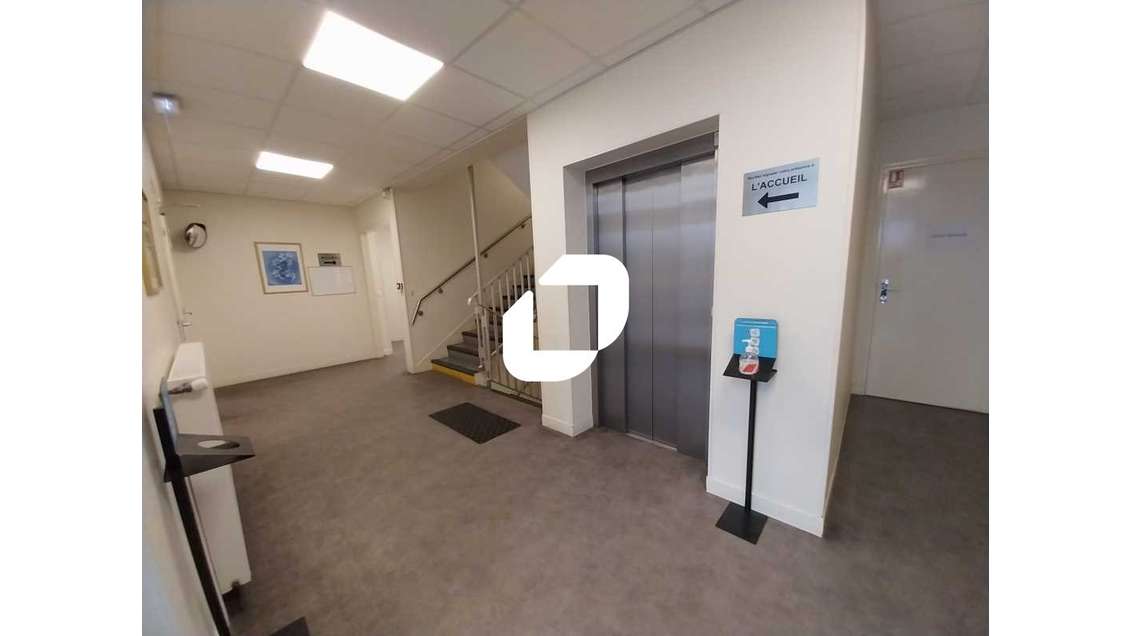 Vente Bureaux 753m² Les clayes sous bois