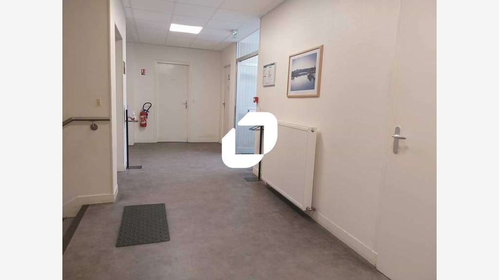 Vente Bureaux 700m² Les clayes sous bois