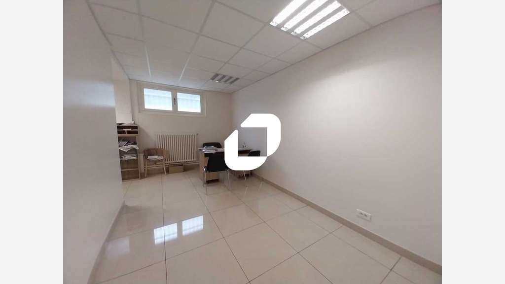 Vente Bureaux 700m² Les clayes sous bois