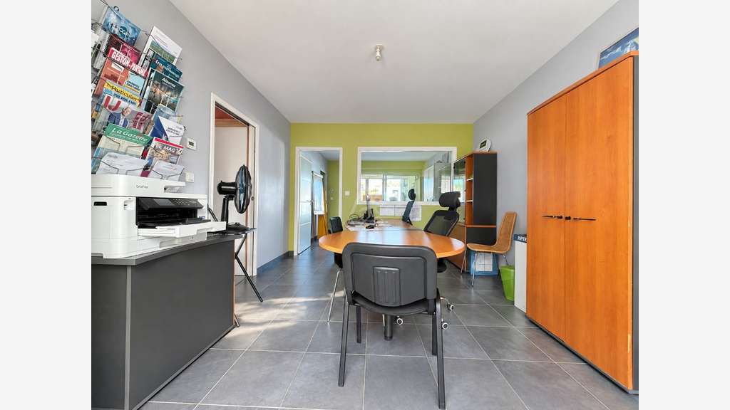Ensemble immobilier de bureaux aux Essarts 