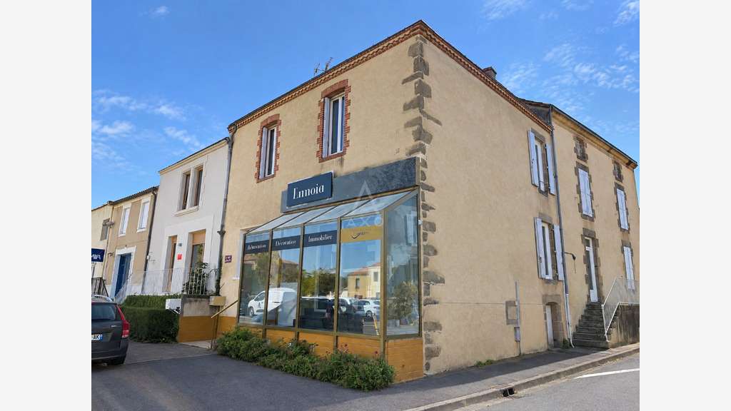 Ensemble immobilier de bureaux aux Essarts 