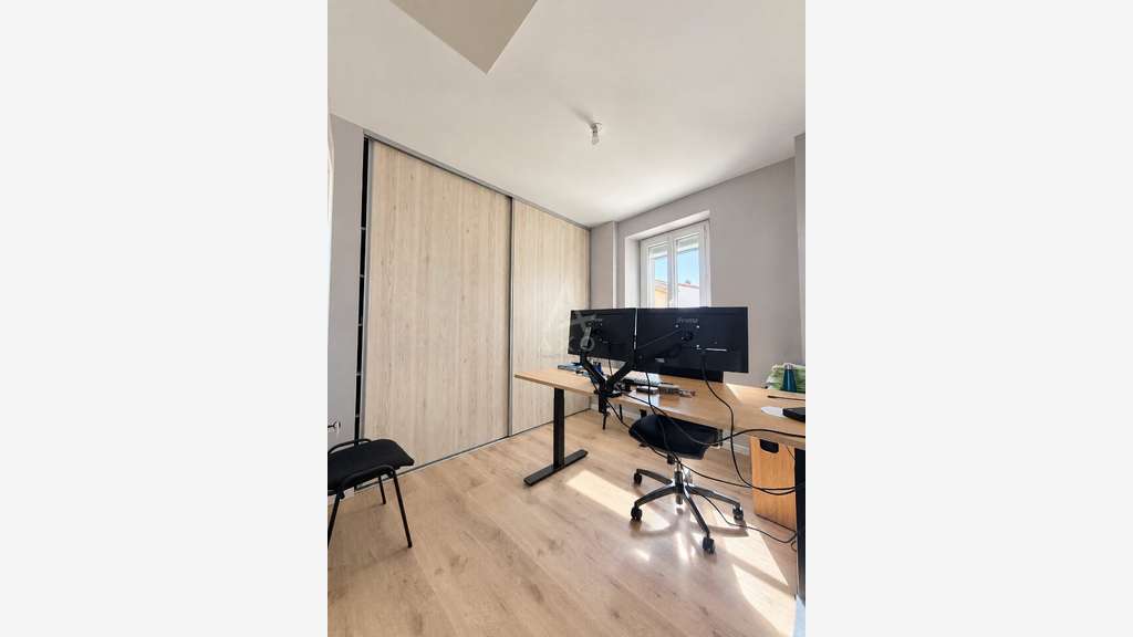 Ensemble immobilier de bureaux aux Essarts 