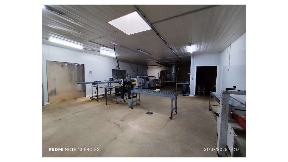 Vente bâtiment 1550m² à Lesneven accès 4 voies