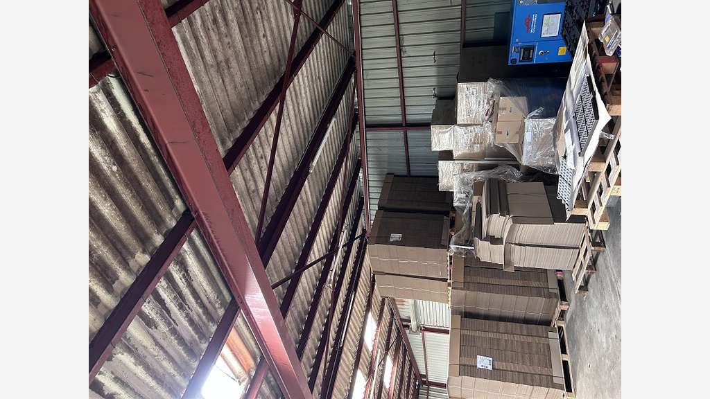 Vente bâtiment 1550m² à Lesneven accès 4 voies
