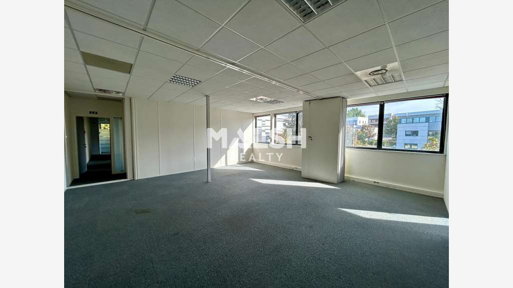 Bureaux à vendre 434m² à Limonest proche A6
