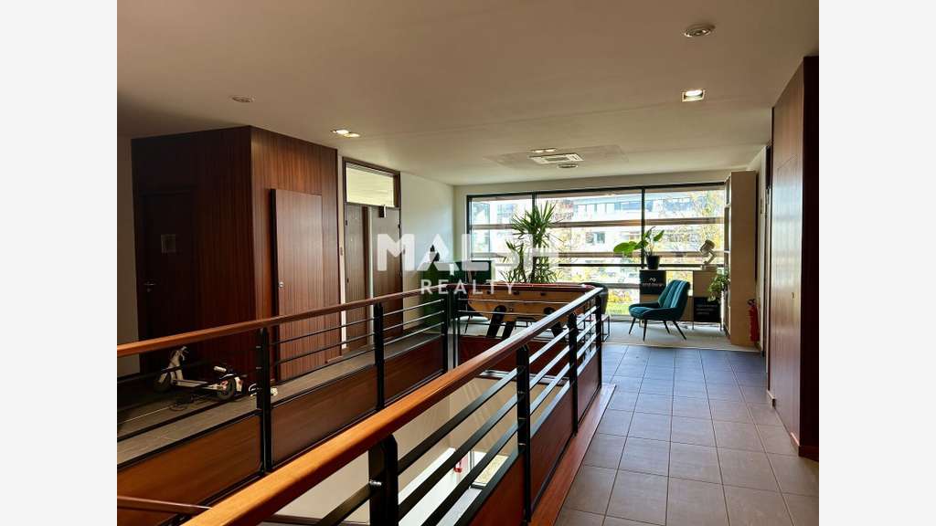 Bureaux à vendre 434m² à Limonest proche A6