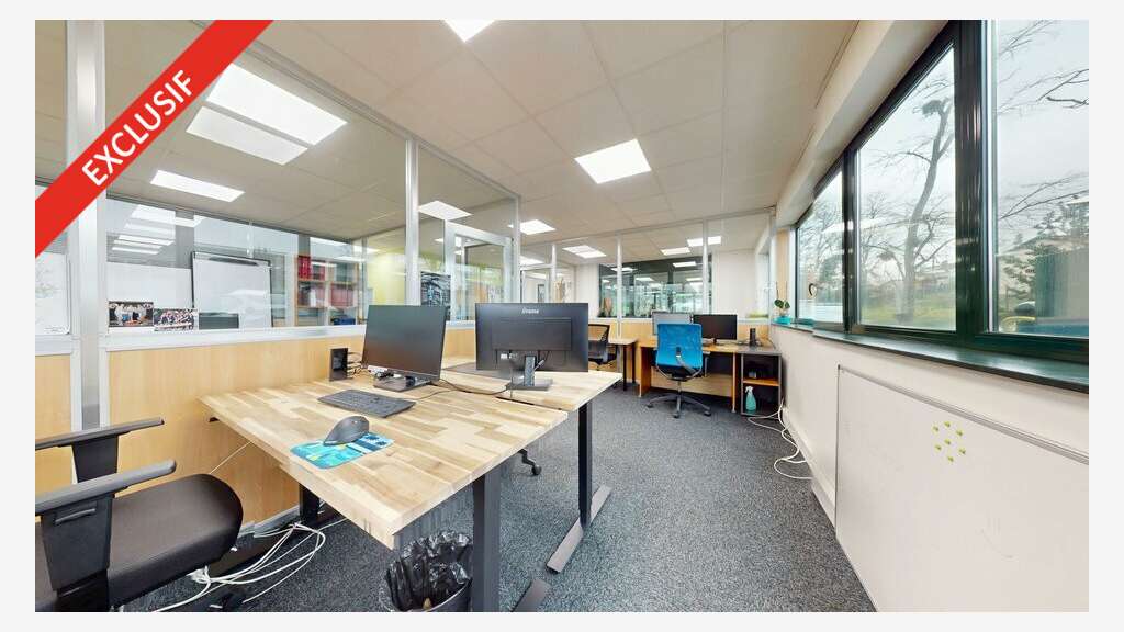 Bureaux 137m² à vendre à Lissieu