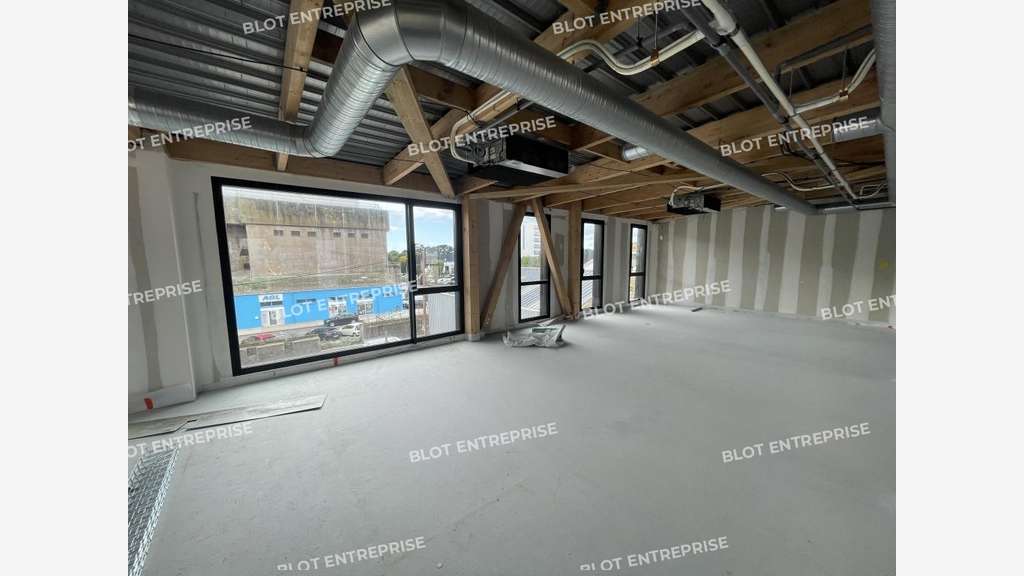 À vendre bureaux 250m² R+2 Lorient La Base Keroman