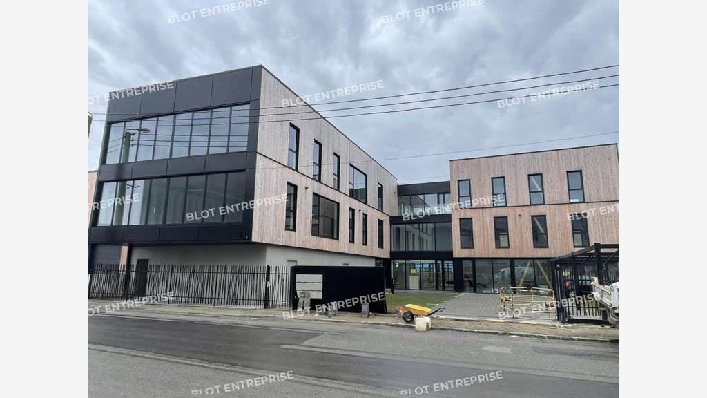 À vendre bureaux 250m² R+2 Lorient La Base Keroman