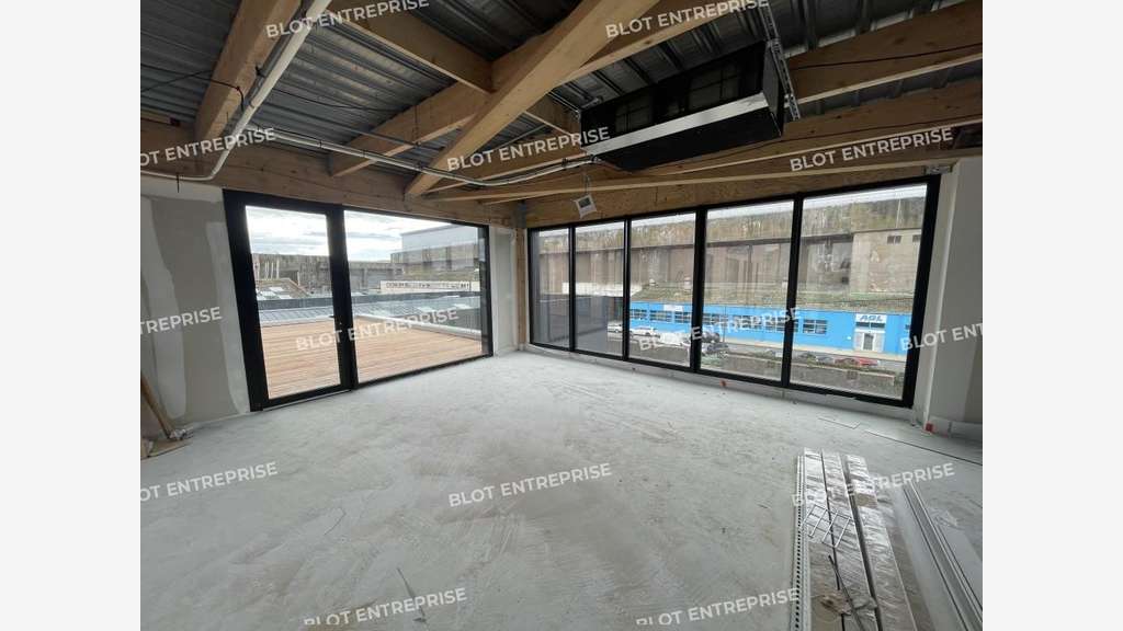 À vendre bureaux 250m² R+2 Lorient La Base Keroman
