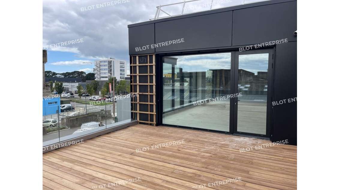 À vendre bureaux 250m² R+2 Lorient La Base Keroman